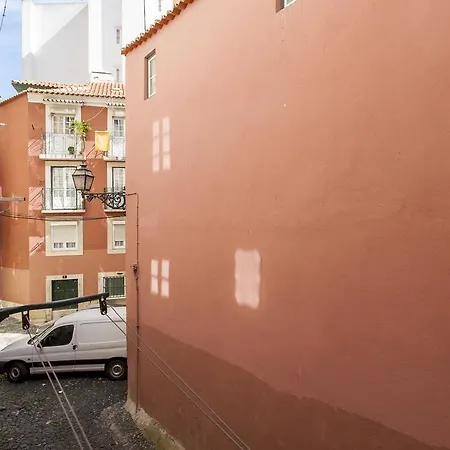 Altido Typical Alfama Lissabon
